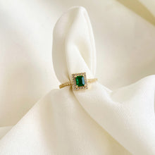 Cargar imagen en el visor de la galería, Anillo Esmeralda
