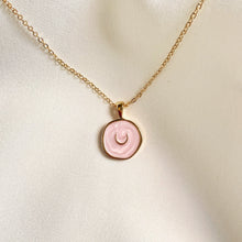Cargar imagen en el visor de la galería, DENMAMX Collar Pink moon
