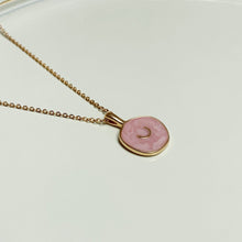 Cargar imagen en el visor de la galería, DENMAMX Collar Pink moon
